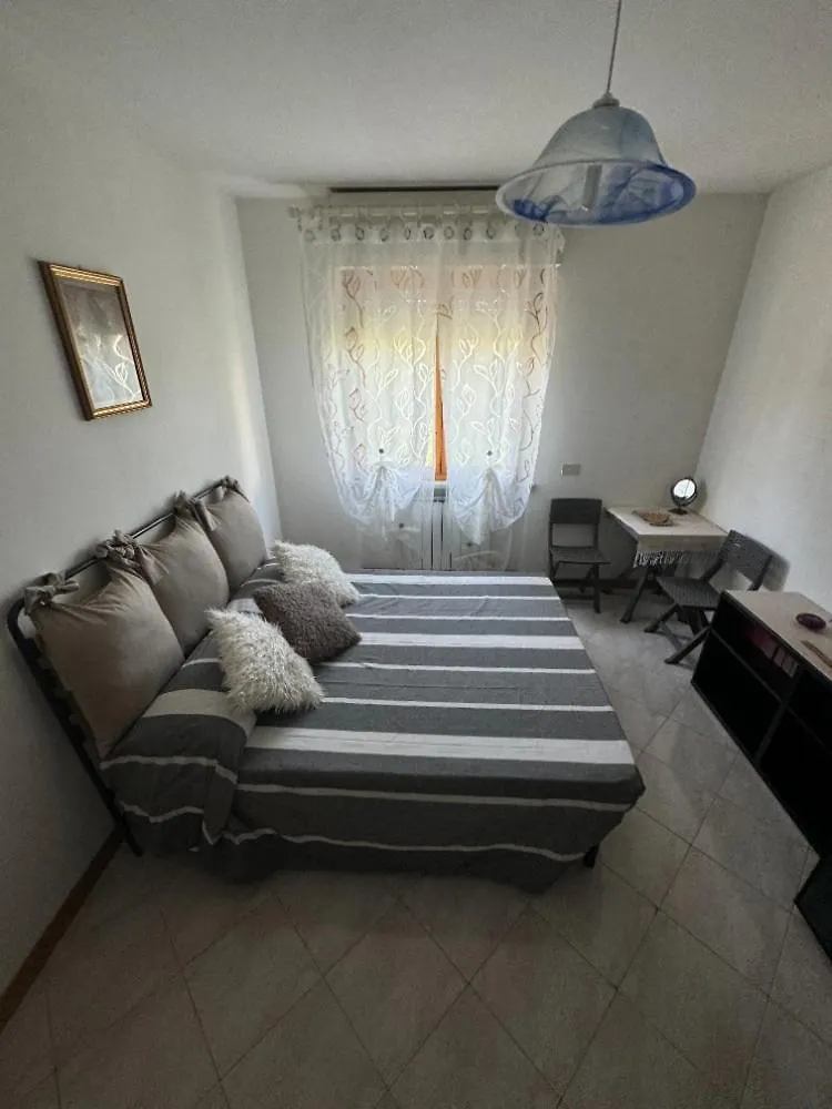 La Casa Di Mihaela Lägenhet Cinquale 0*,
